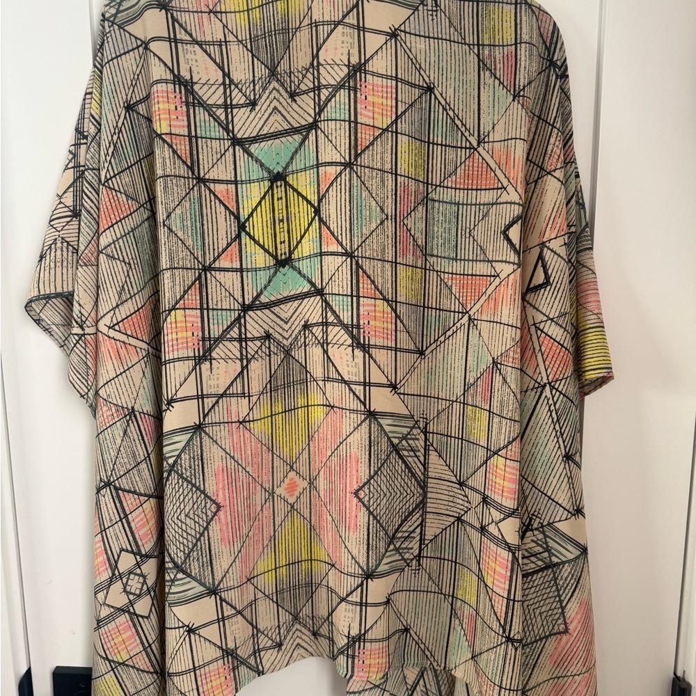 Geometric Patterned Kimono - Picture 3 of 3